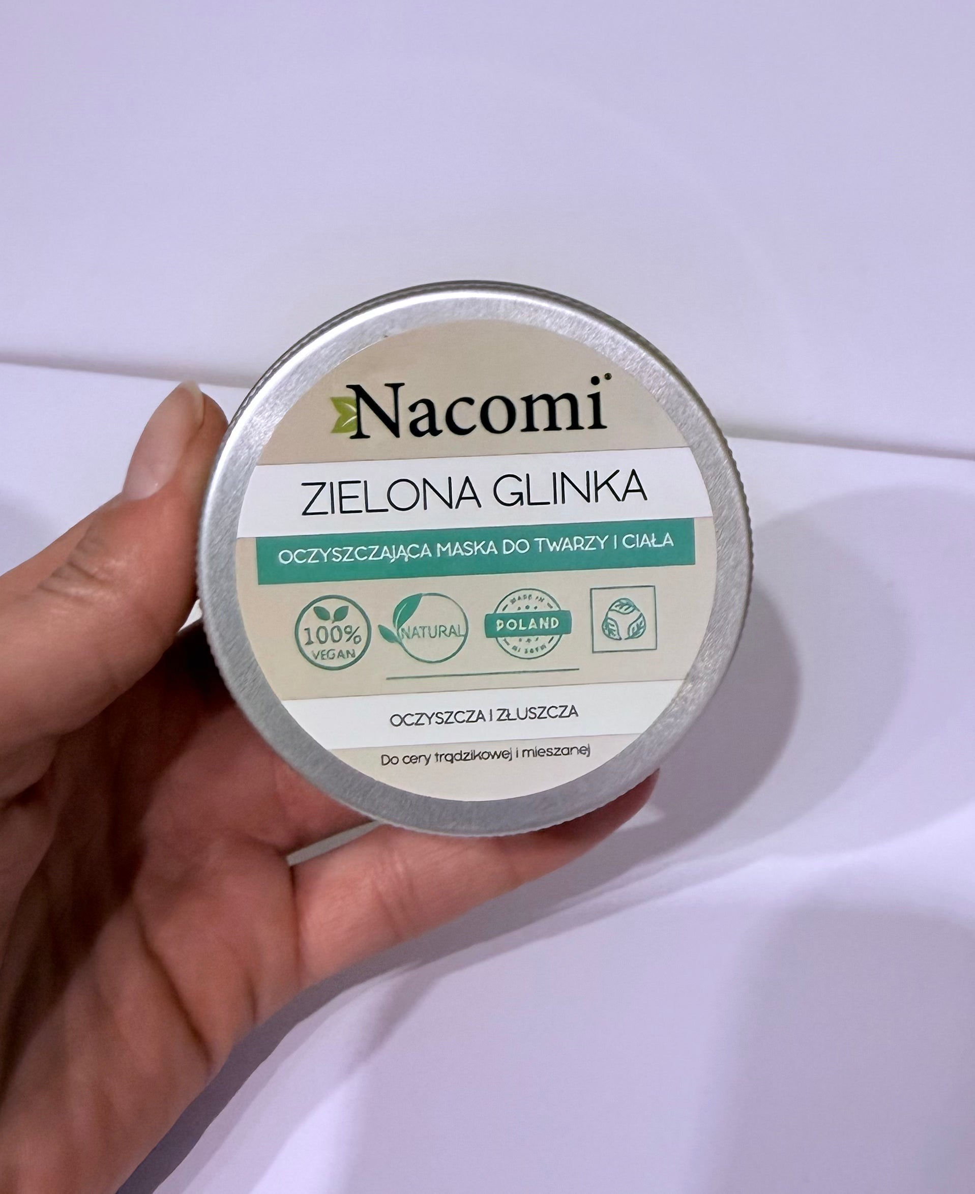 06/2028 Nacomi Glinka zielona
